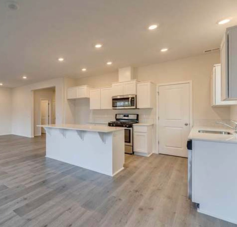 2303 30th Pl - Photo 6 of 16