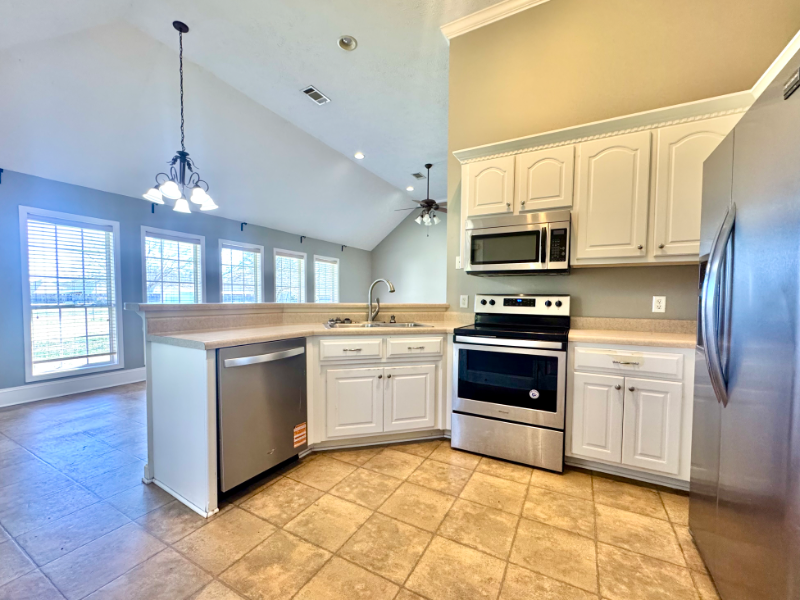 54 Lawrence Rd - Photo 6 of 19