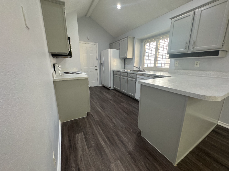 7504 Bear Lake Dr - Photo 6 of 20