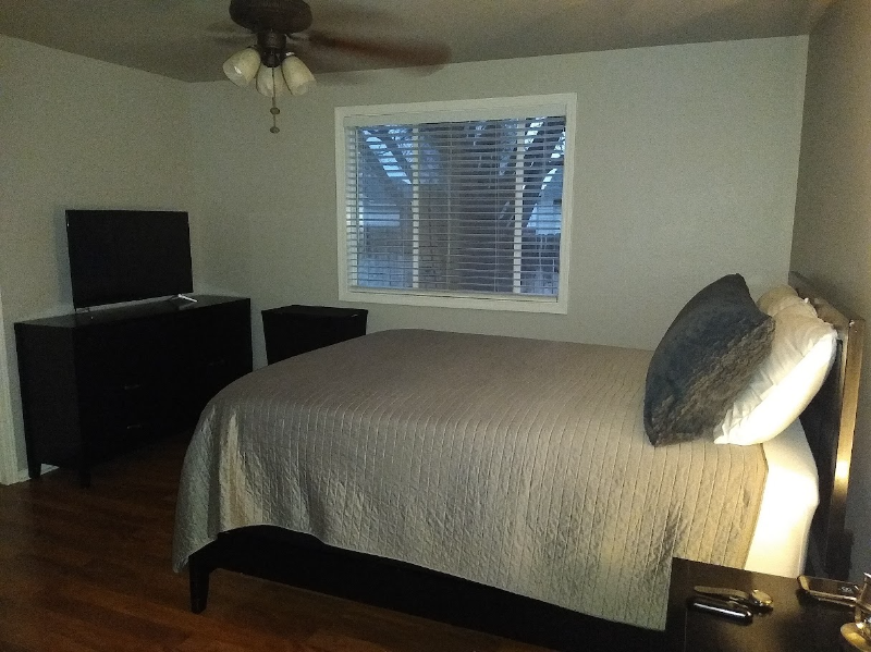 955 Pheasant Ct - Photo 6 of 10