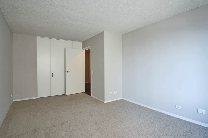 126 W Huron St - Photo 7 of 13