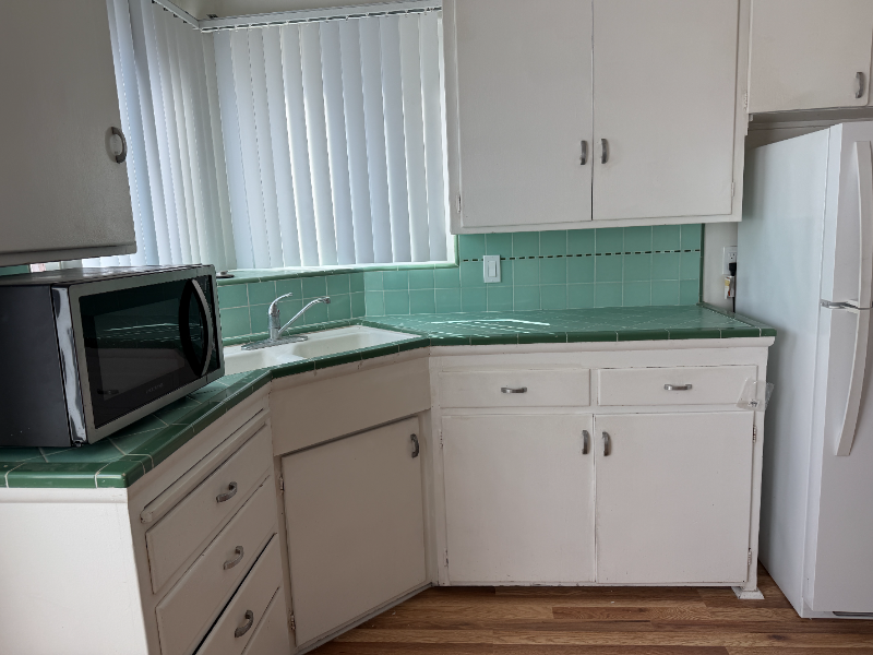 128 1/2 W Rosslynn Ave #128 - Photo 5 of 15