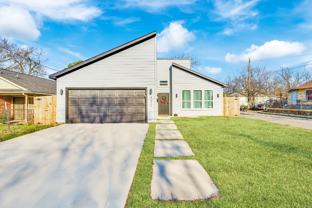 4621 Collins Ave - Photo 1 of 1