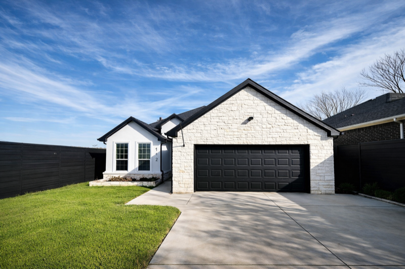 112 S Army Ave - Photo 2 of 19