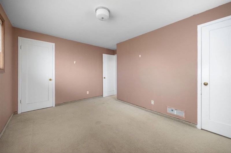 2112 Trippe St - Photo 7 of 16