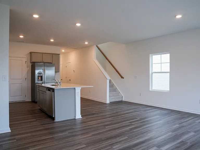 469 Fran Dr - Photo 3 of 20