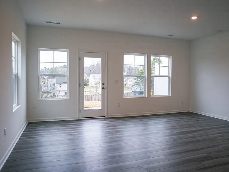 469 Fran Dr - Photo 4 of 20