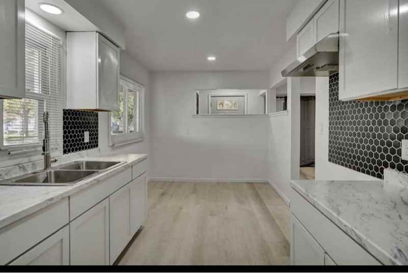 3608 Providence St - Photo 3 of 5