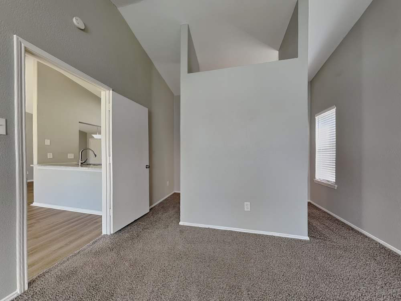 201 Kalmia Dr - Photo 5 of 10