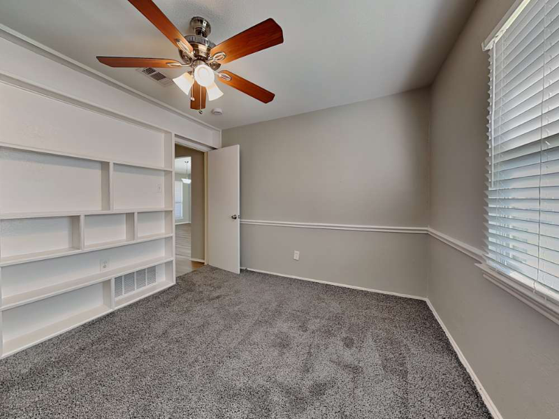 201 Kalmia Dr - Photo 7 of 10