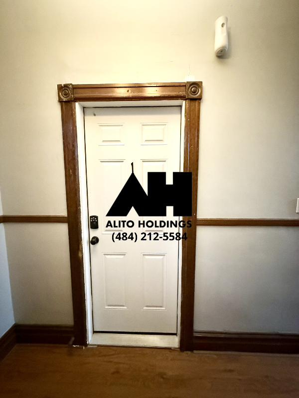 104 N 10th St #1 - Photo 3 of 14