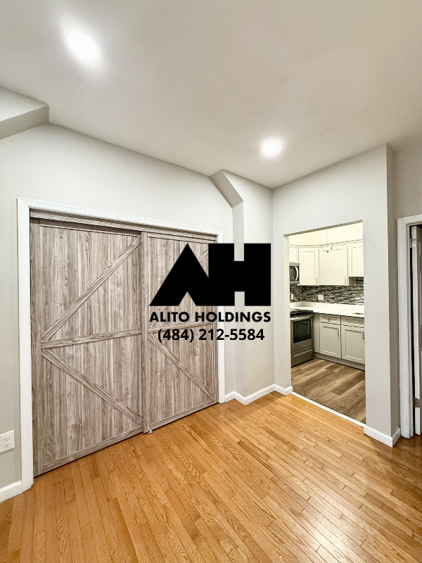 104 N 10th St #1 - Photo 6 of 14