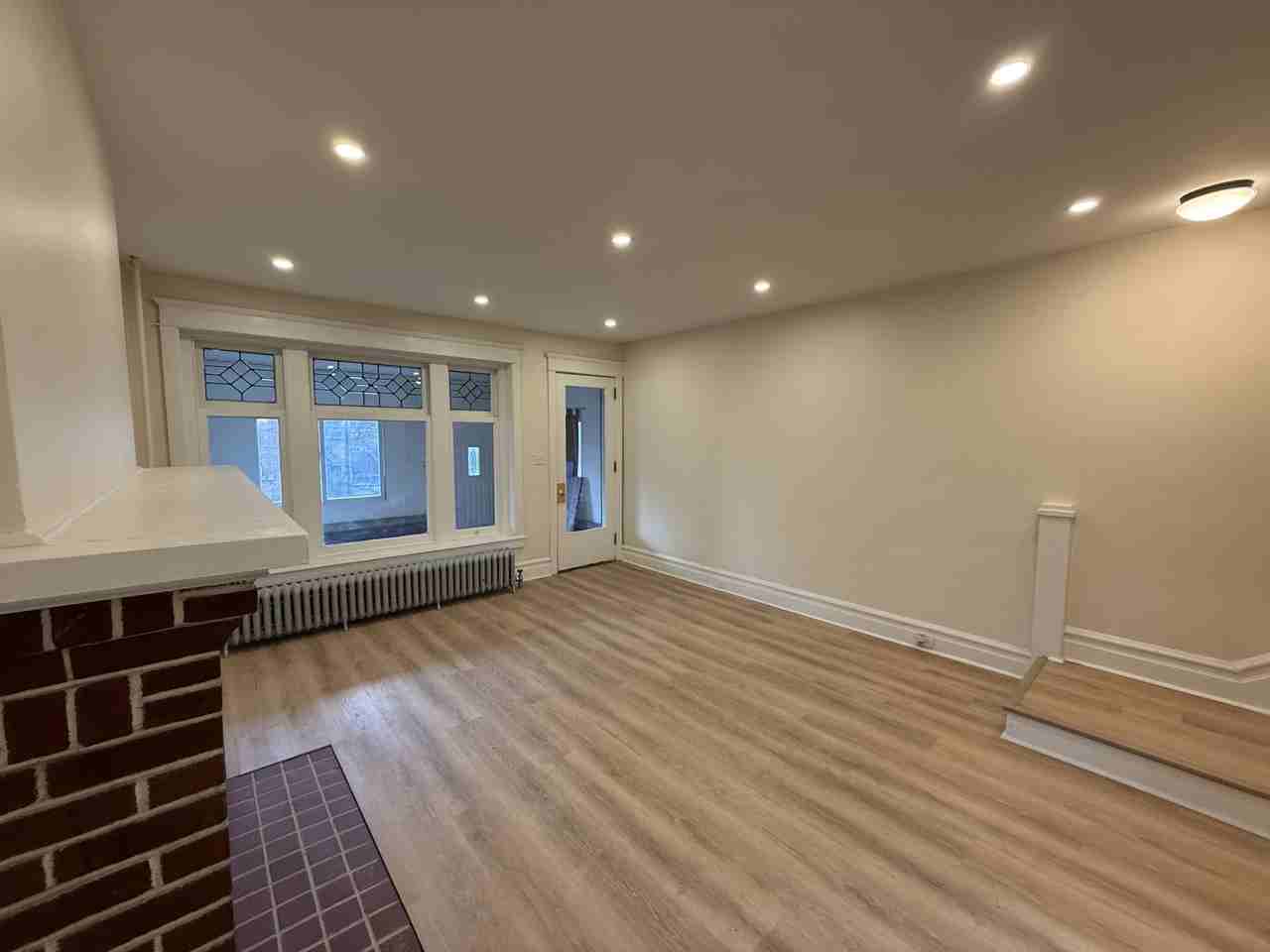 133 S 15th St - Photo 6 of 30