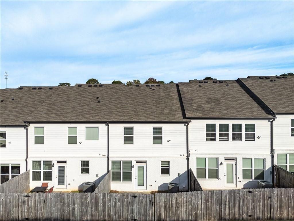 124 Auburn Woods Dr - Photo 3 of 34