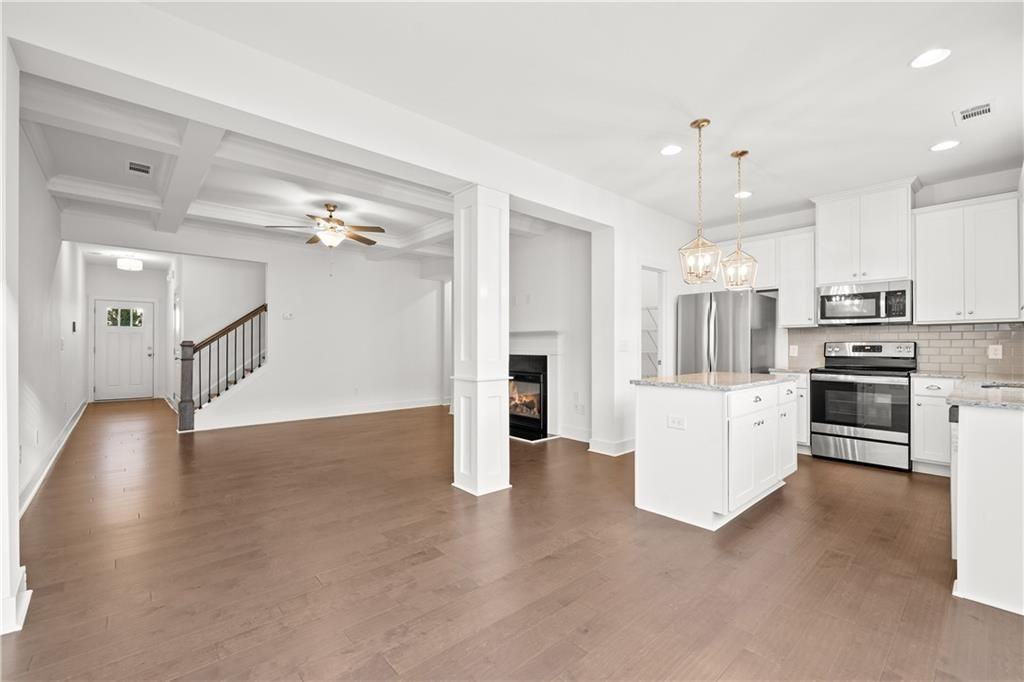 124 Auburn Woods Dr - Photo 6 of 34