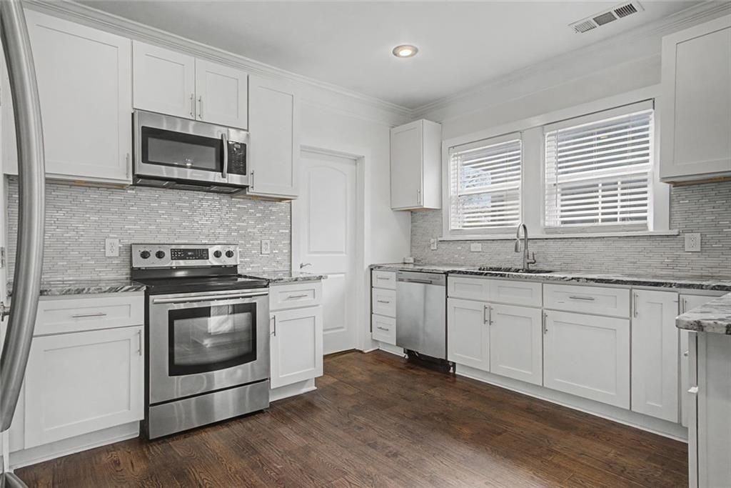 287 Mackenzie Dr Ne - Photo 4 of 13