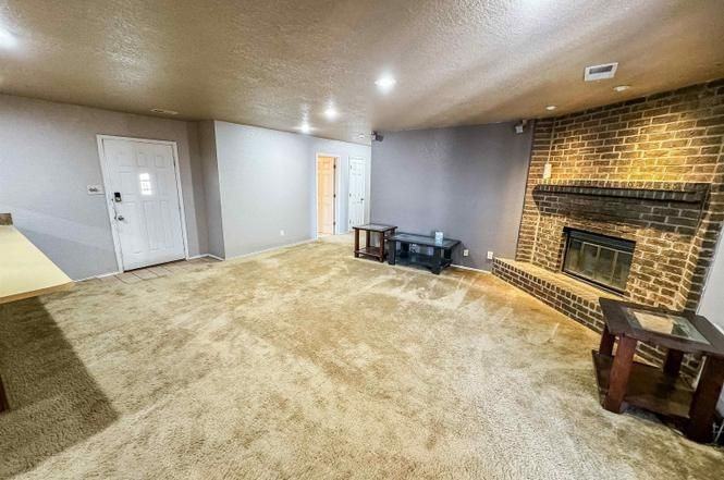 7703 N Valdez St - Photo 3 of 17