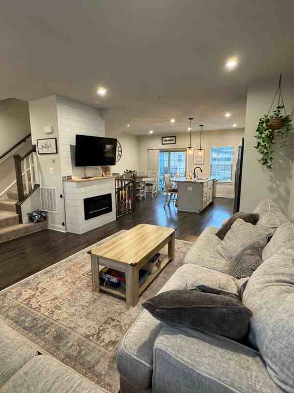 10706 Lamoka Ln - Photo 3 of 19