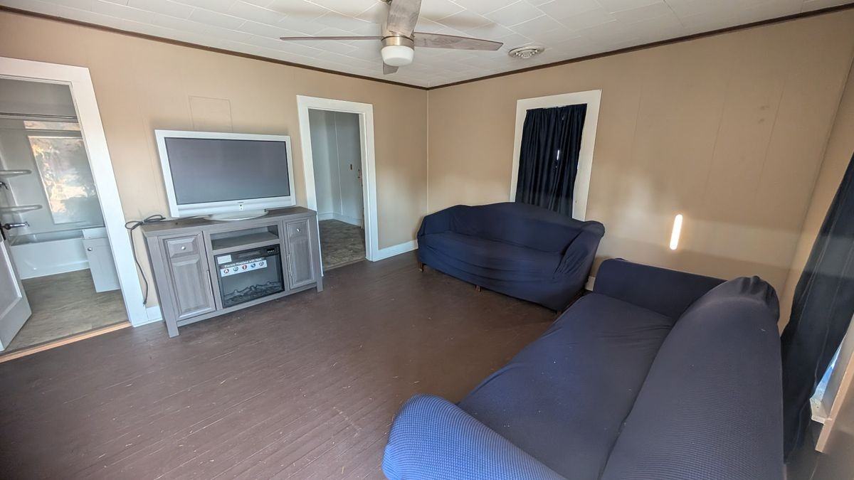 7 W 4th St - Photo 2 of 7