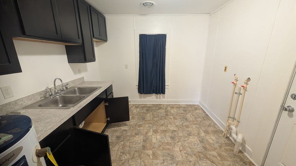 7 W 4th St - Photo 3 of 7