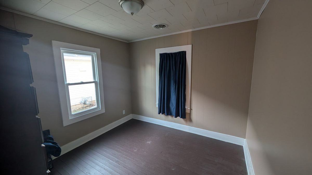 7 W 4th St - Photo 5 of 7