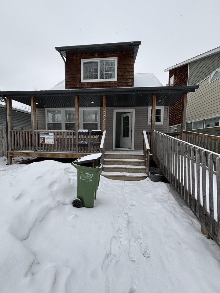 12224 60 Street Northwest - Photo 3 of 27