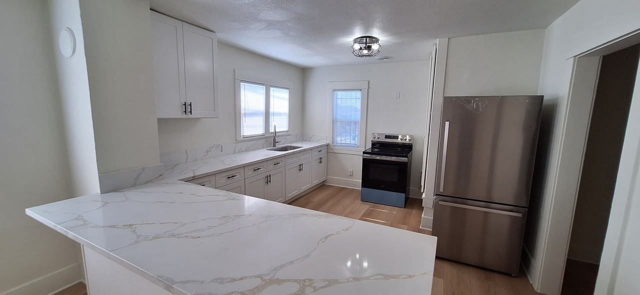 507 West 59th Place - Photo 6 of 20