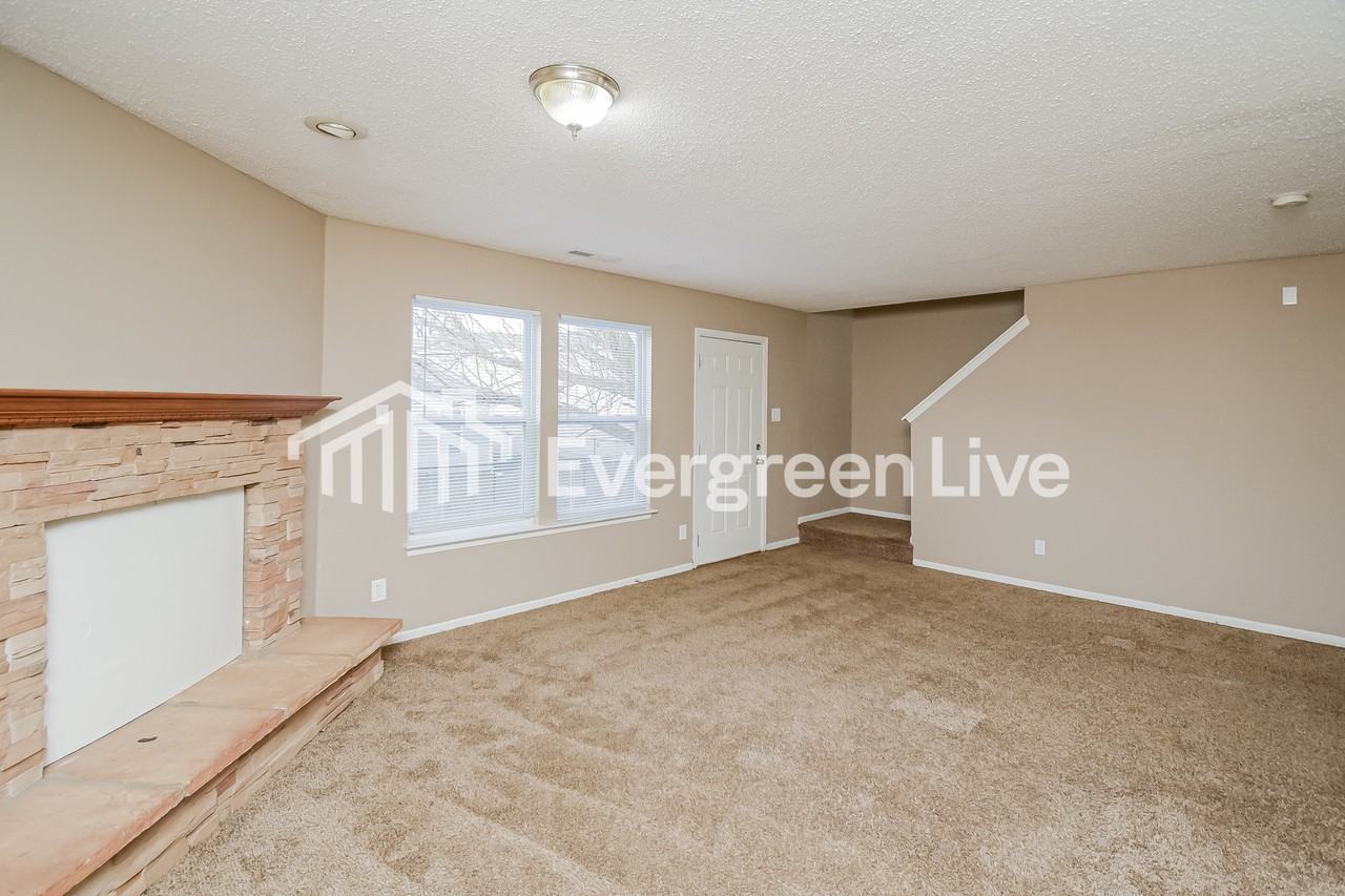 668 Fern St - Photo 4 of 15