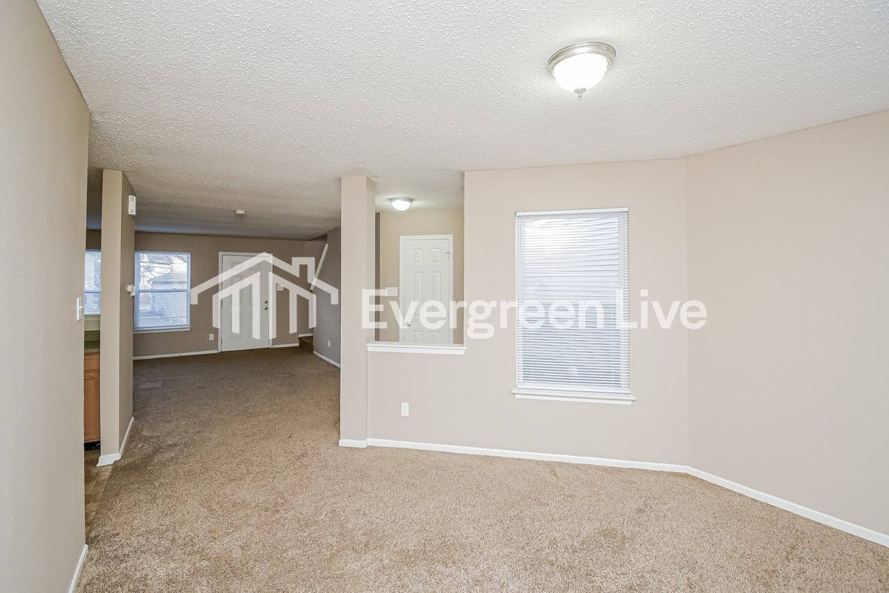 668 Fern St - Photo 5 of 15