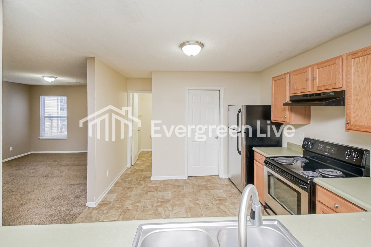 668 Fern St - Photo 7 of 15