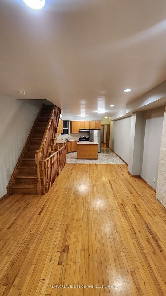 908 Ossington Avenue - Photo 6 of 12