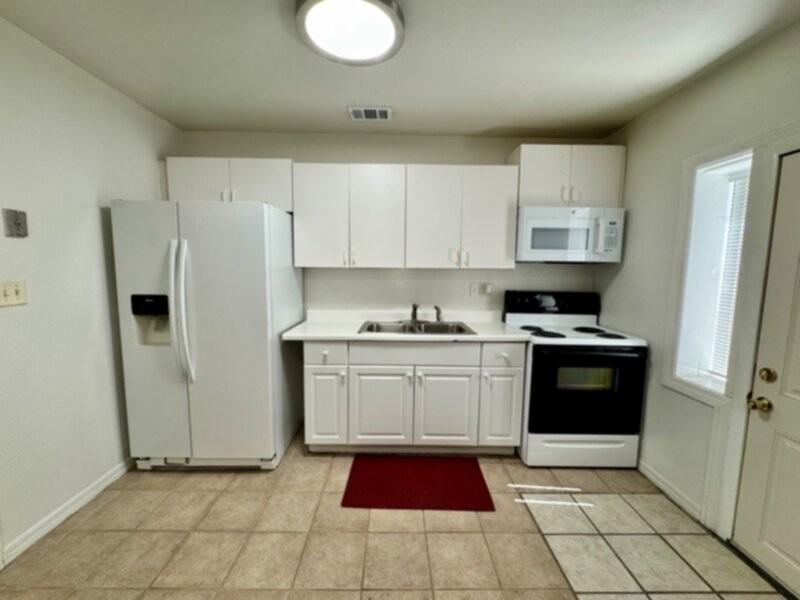 815 815 Rosalia Drive - Photo 4 of 22