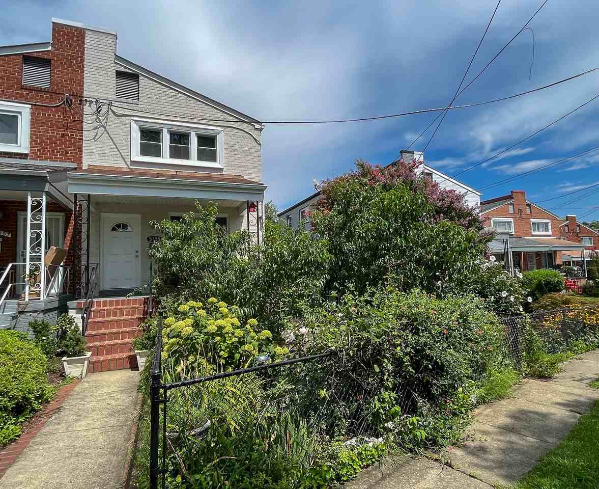 5155 5155 7th St NE #1 - Photo 2 of 50