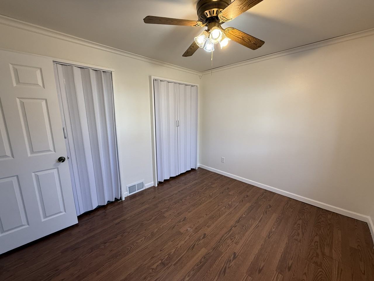 3737 Poplar Ave #NA - Photo 7 of 8