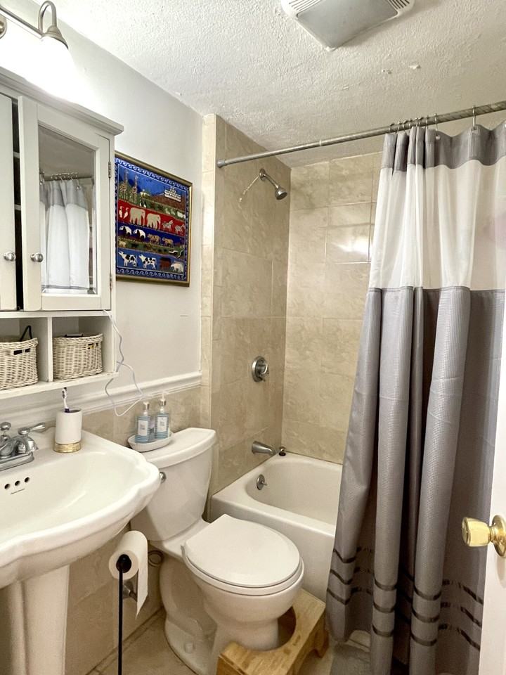 20 Wellington St #2 - Photo 3 of 7