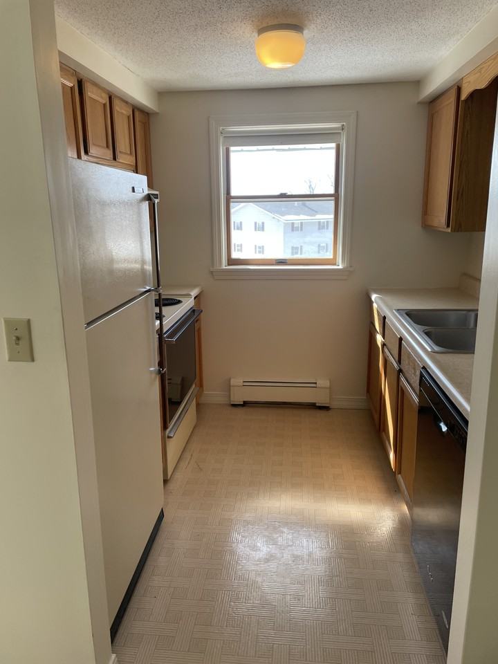 824 State St #6 - Photo 7 of 17