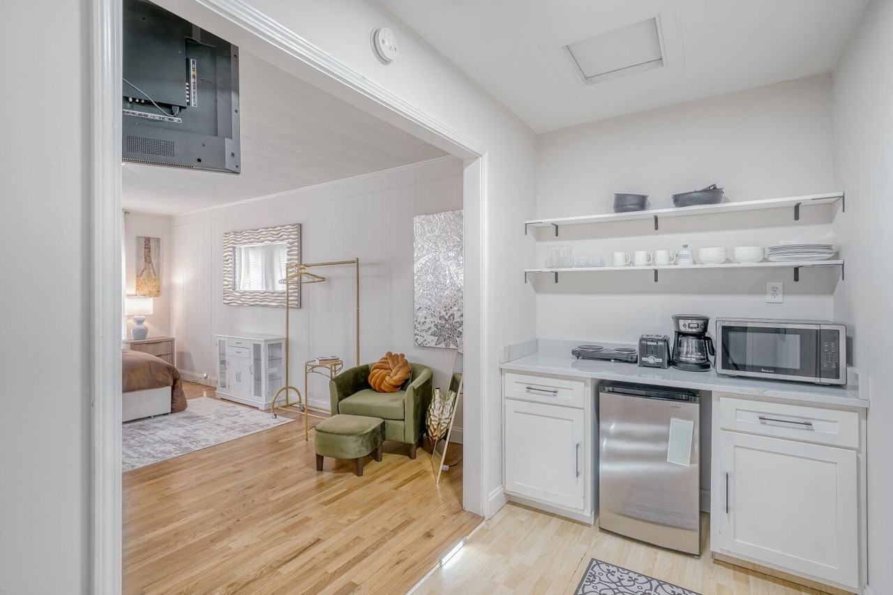 2221 Marann Dr Ne #1 - Photo 3 of 11