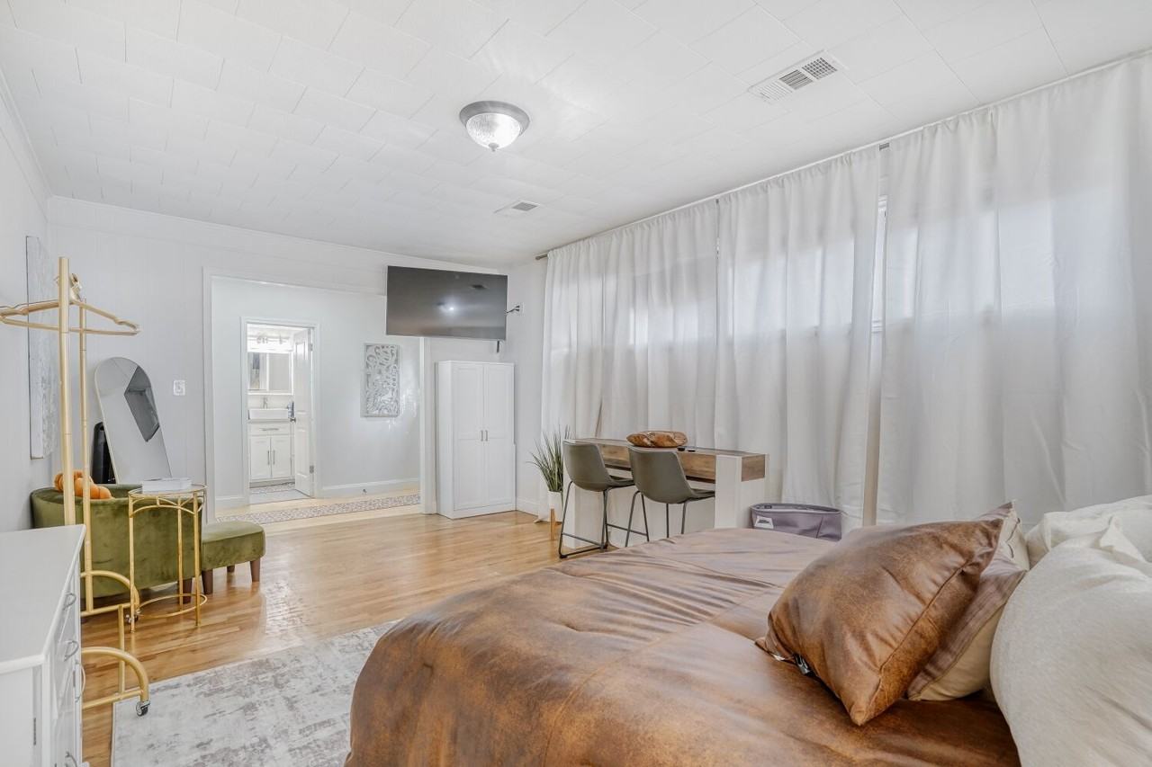 2221 Marann Dr Ne #1 - Photo 4 of 11