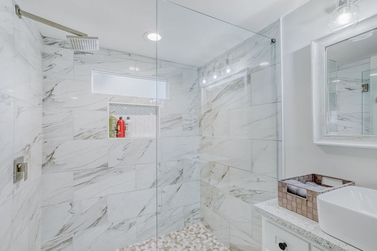 2221 Marann Dr Ne #1 - Photo 5 of 11