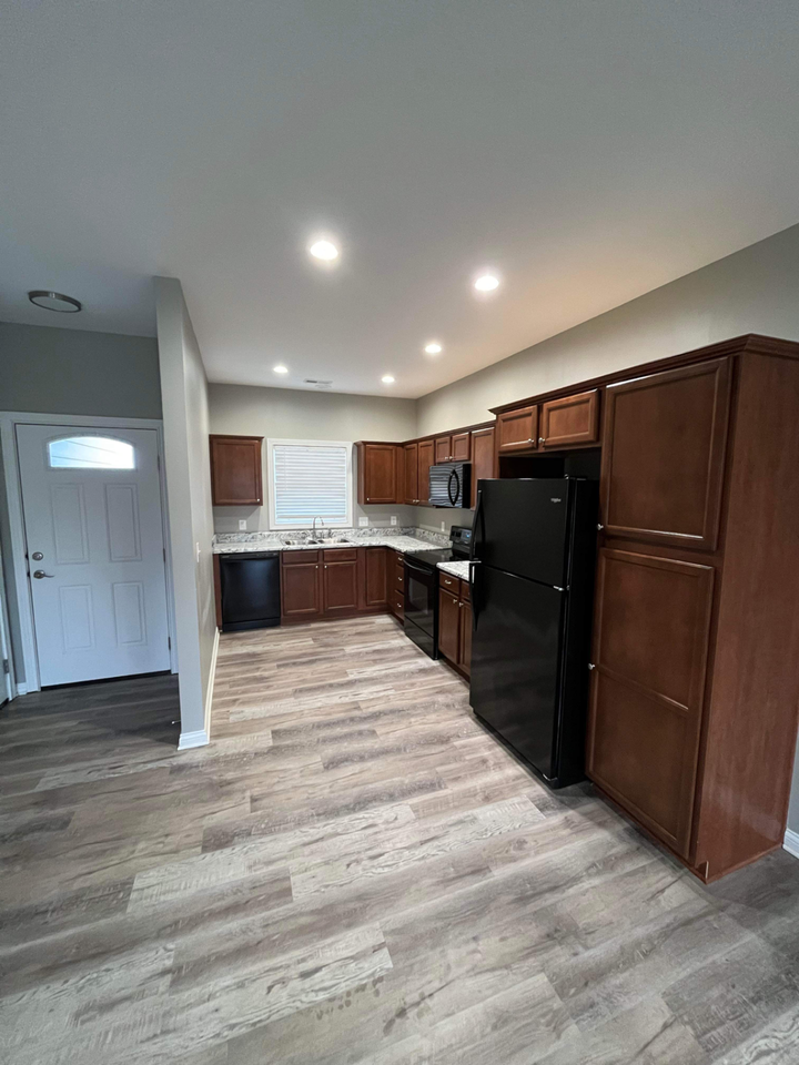 110 E Depot St #A - Photo 5 of 8