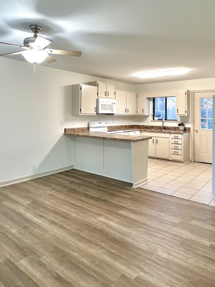 1906 Waldens Edge #1906 - Photo 2 of 7