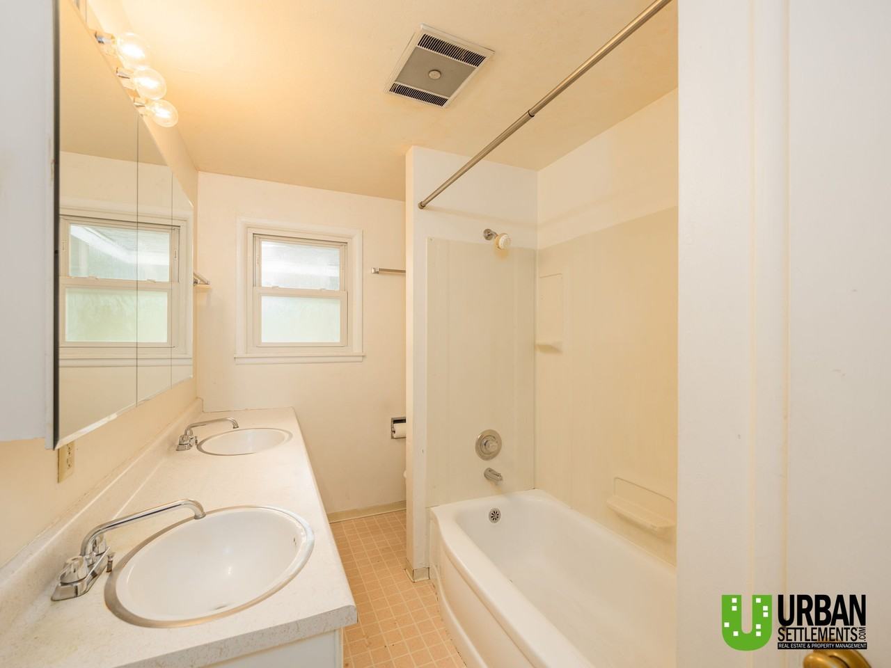 13104 E Desmet Ave #NA - Photo 7 of 31