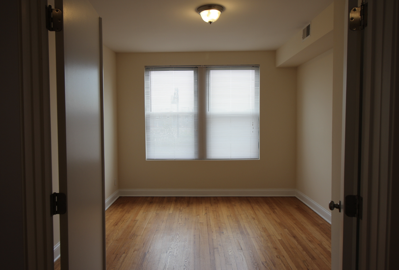 3316 W Lawrence Ave #2 - Photo 4 of 12