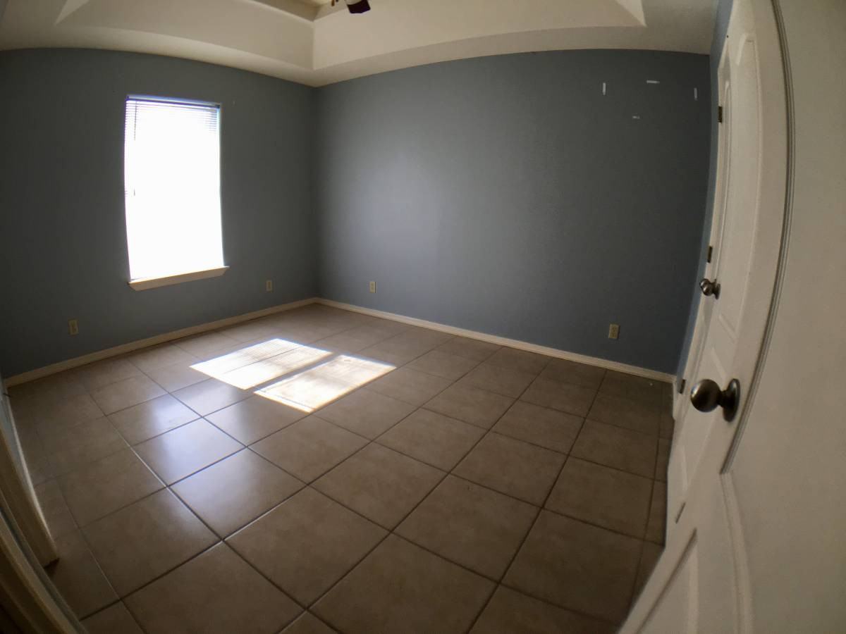 1202 W Kiwi Ave #3 - Photo 4 of 5