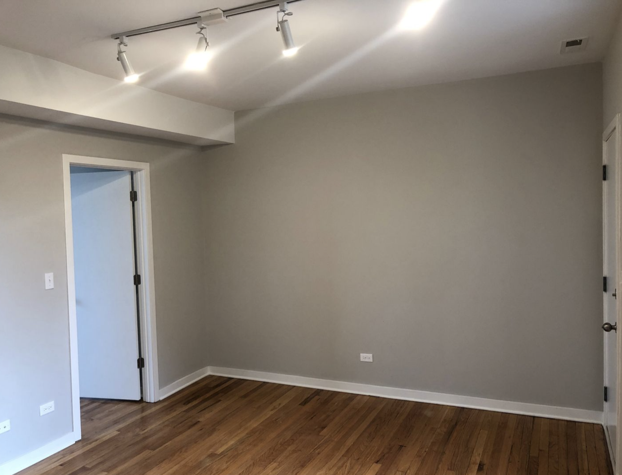 4819 N Christiana Ave #2E - Photo 2 of 12