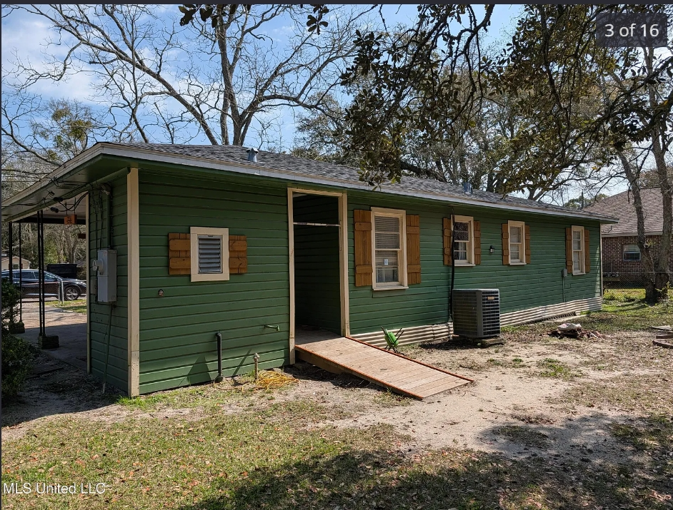 2233 5th Ave #NA - Photo 2 of 9