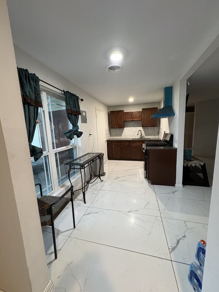 3225 Schieffer Ave #NA - Photo 3 of 7