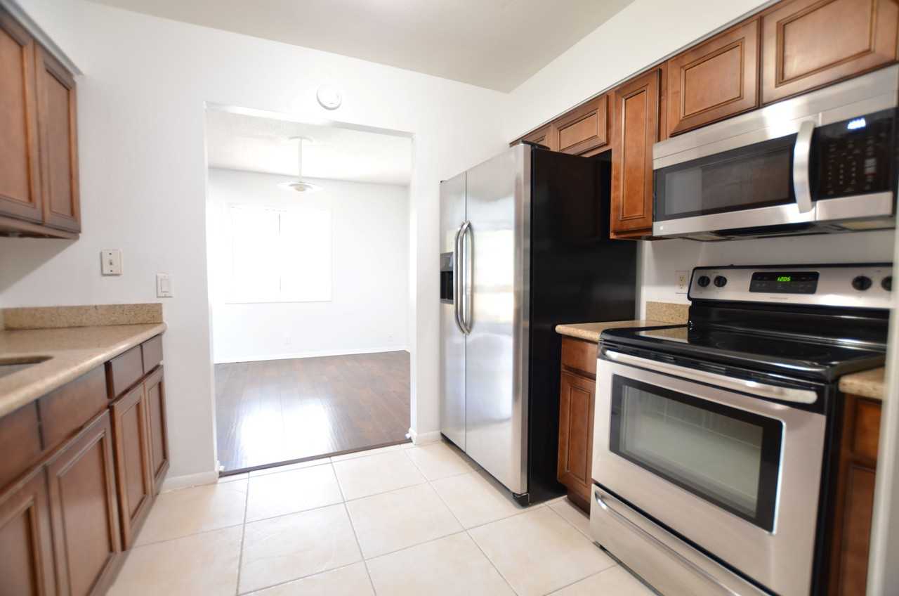 263 Crown Oaks Way #263 - Photo 4 of 18