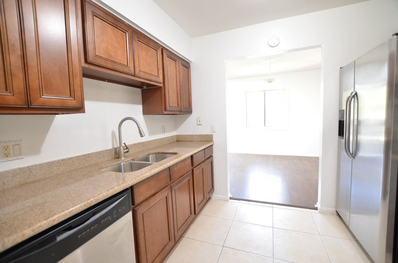 263 Crown Oaks Way #263 - Photo 6 of 18