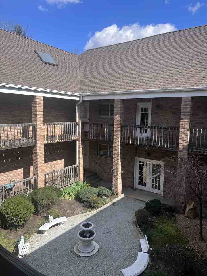 Stephens St #1stFL - Photo 2 of 13